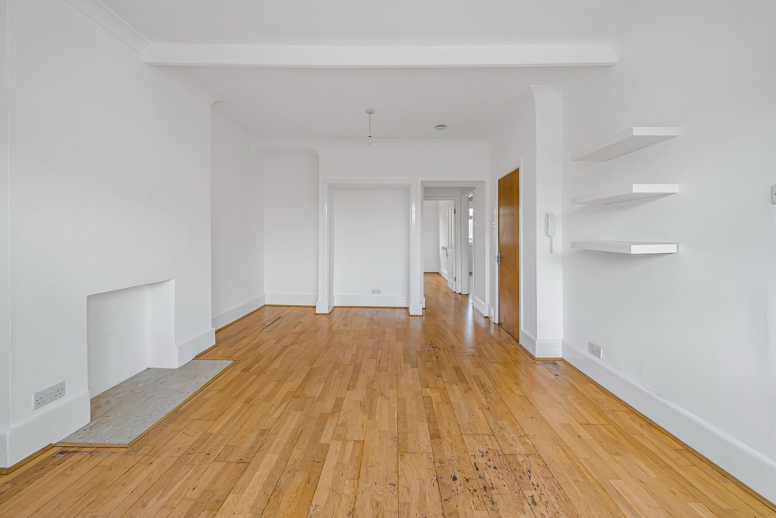 Flat for rent in London, Luffman Road, London, SE12 9SX, 622 m²