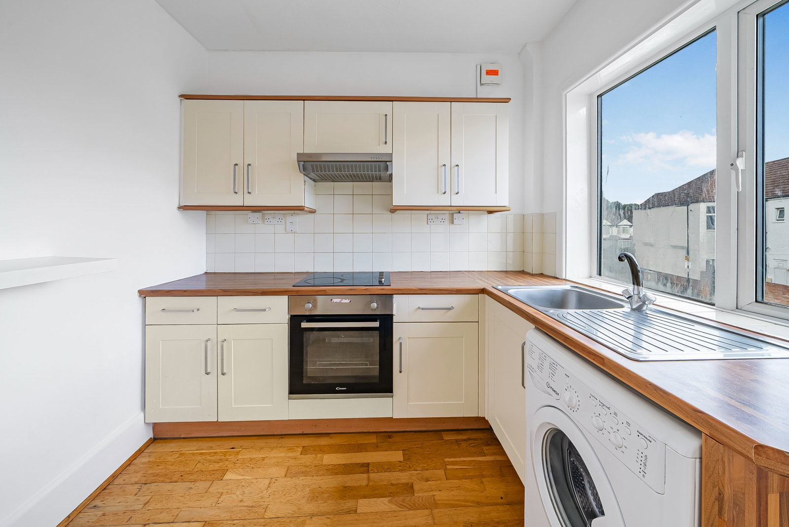 Flat for rent in London, Luffman Road, London, SE12 9SX, 622 m²