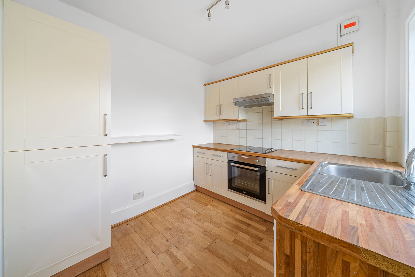 Flat for rent in London, Luffman Road, London, SE12 9SX, 622 m²