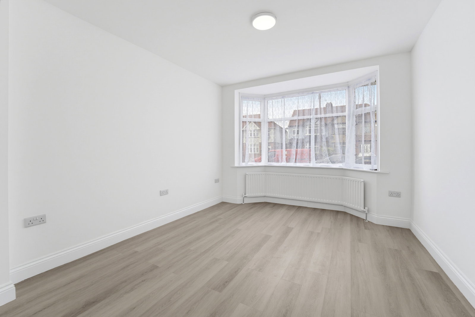 Semi Detached House for rent in Hounslow, Rosebery Road, Hounslow, TW3