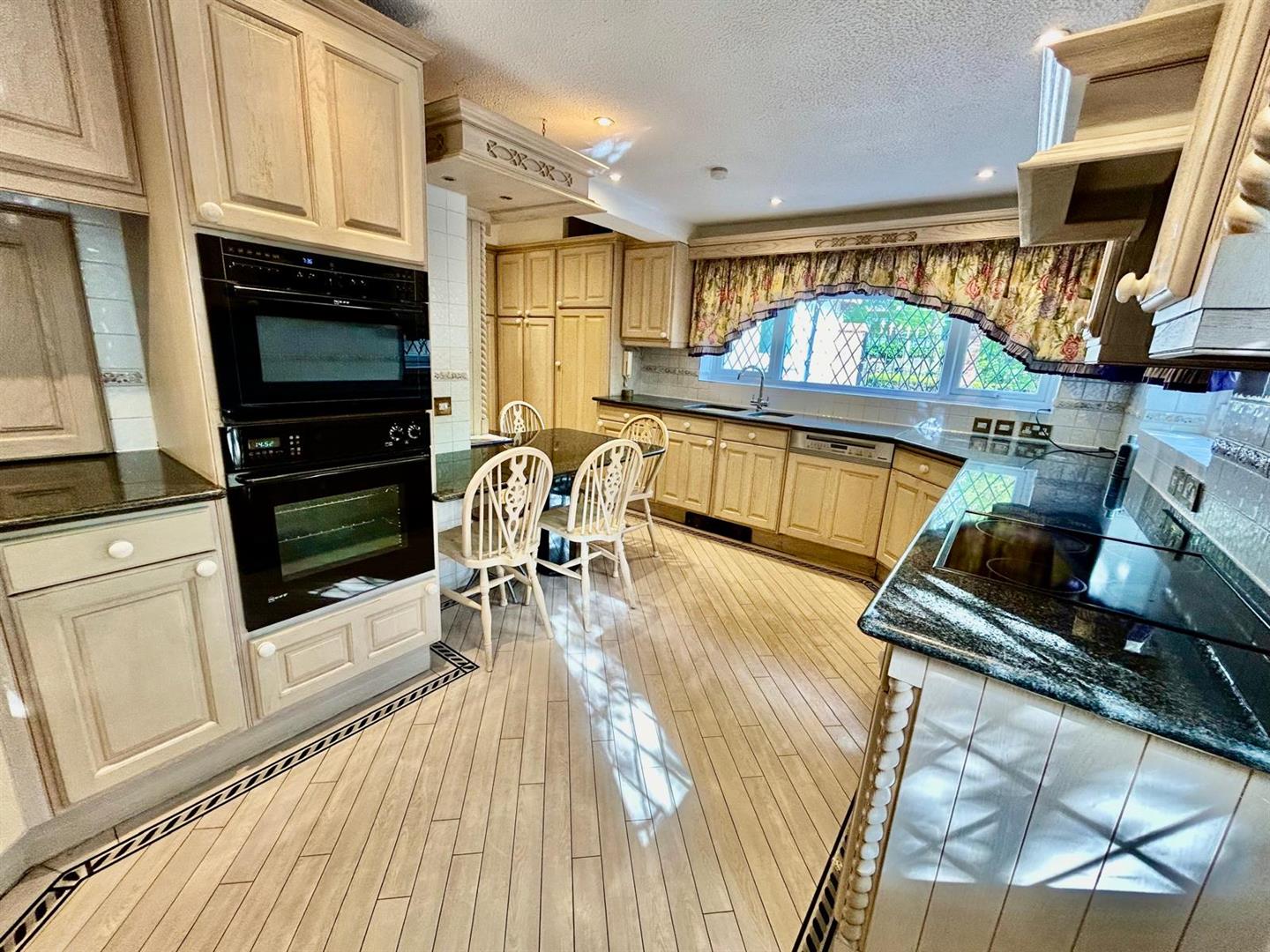 Bungalow for rent in Bushey, Elstree Road, Bushey Heath, Bushey, WD23 4GQ