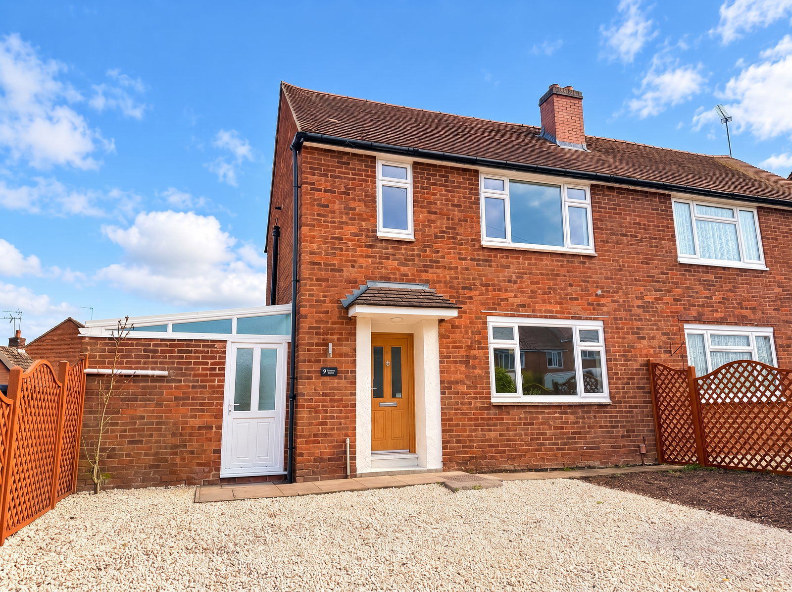 Semi Detached House for rent in Kingswinford, Beech Road, Kingswinford, DY6 8EX