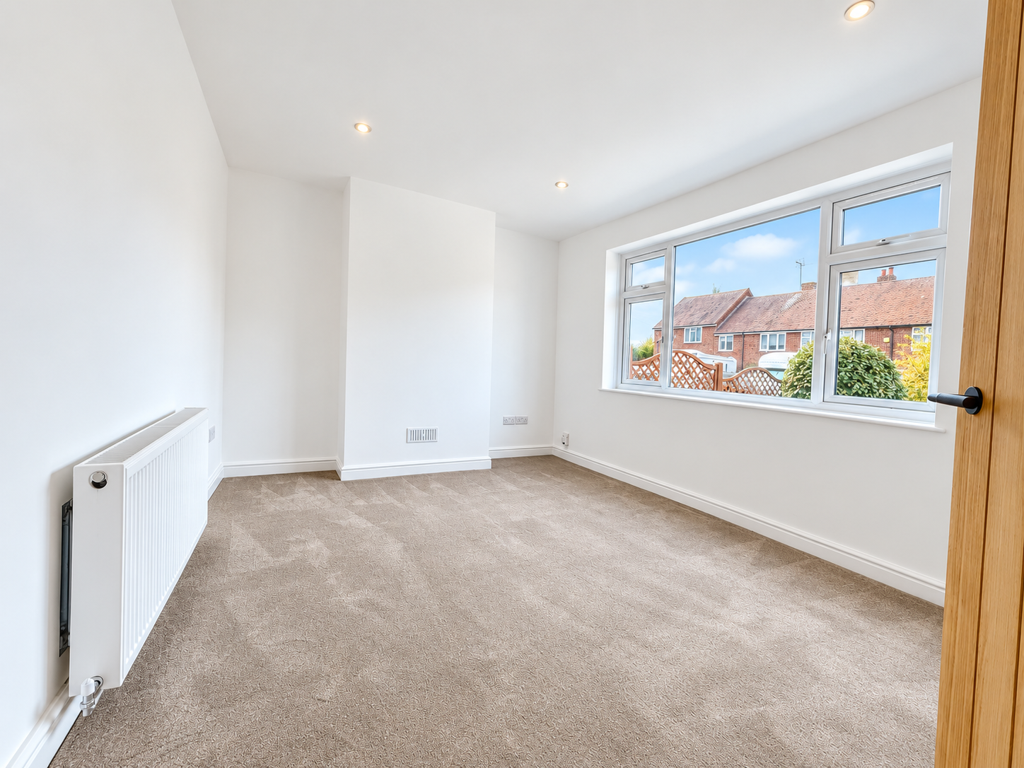 Semi Detached House for rent in Kingswinford, Beech Road, Kingswinford, DY6 8EX