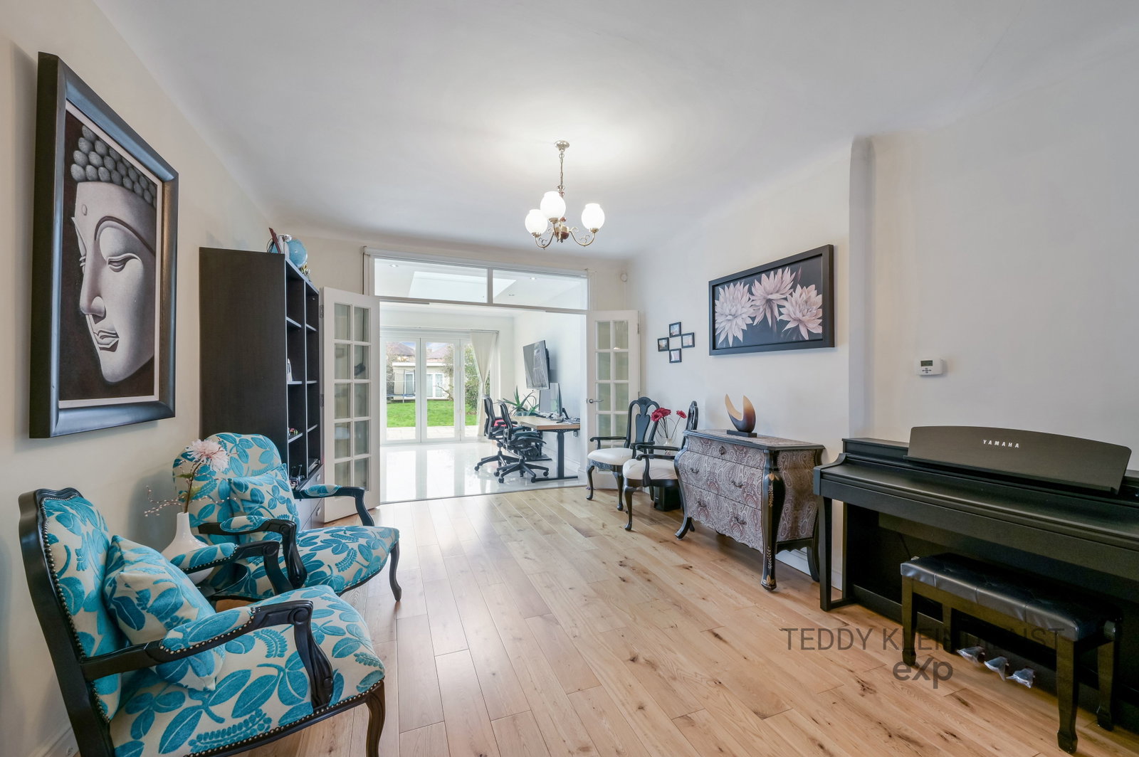 Detached House for rent in New Malden, Malden Road, New Malden, KT3 6AH, 2300 m²