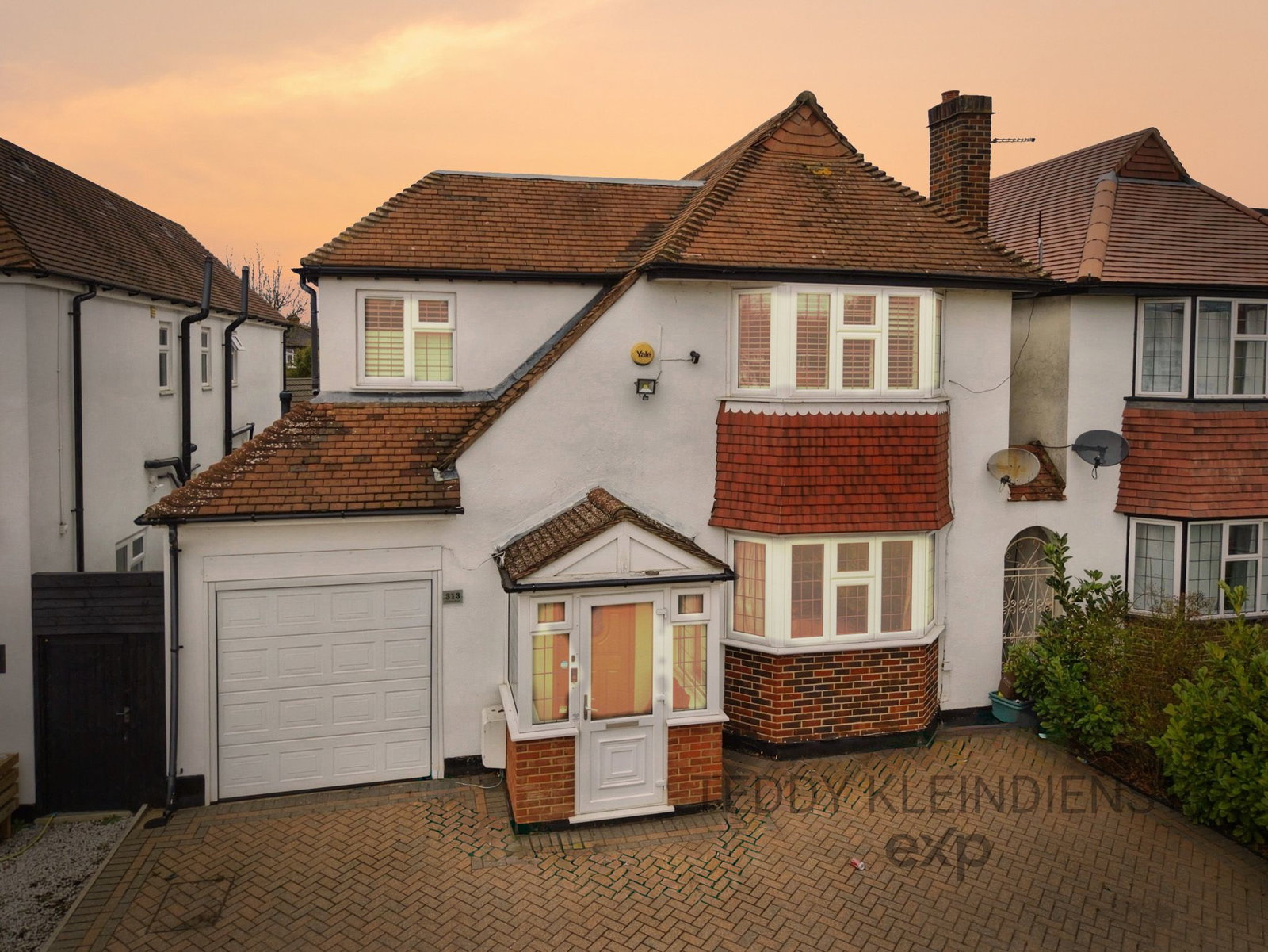 Detached House for rent in New Malden, Malden Road, New Malden, KT3 6AH, 2300 m²