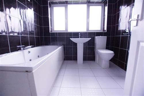 Semi Detached House for rent in Ellesmere Port, Ellerton Avenue, Little Sutton, Ellesmere Port, CH66 4PA