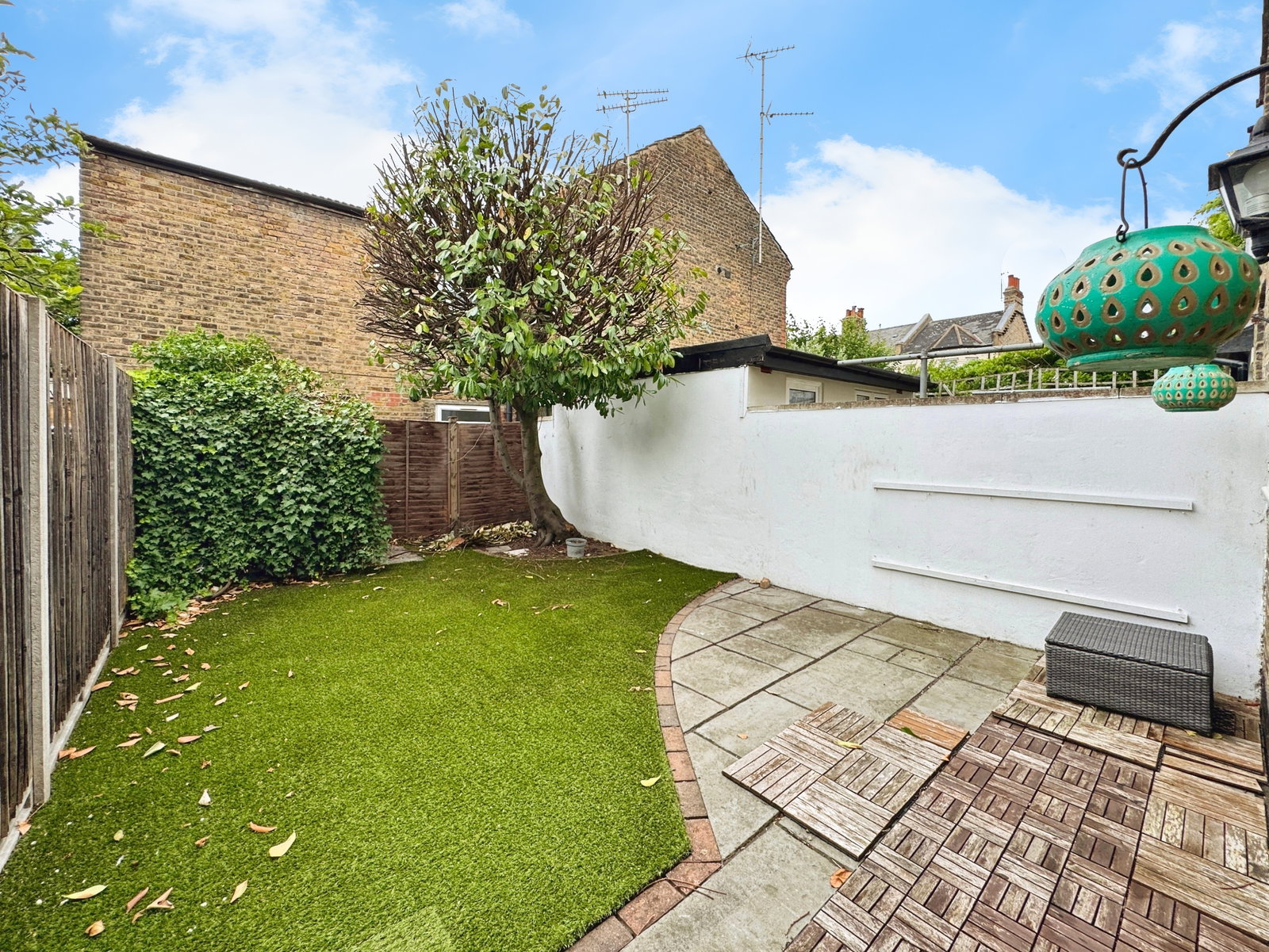 Flat for rent in London, Balmoral Road, London, NW2, 580 m²