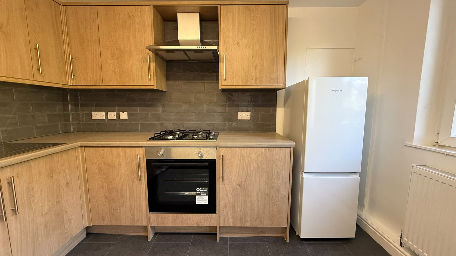 Terraced House for rent in Sheffield, 230 Manchester Road, Deepcar, S36 2RF.