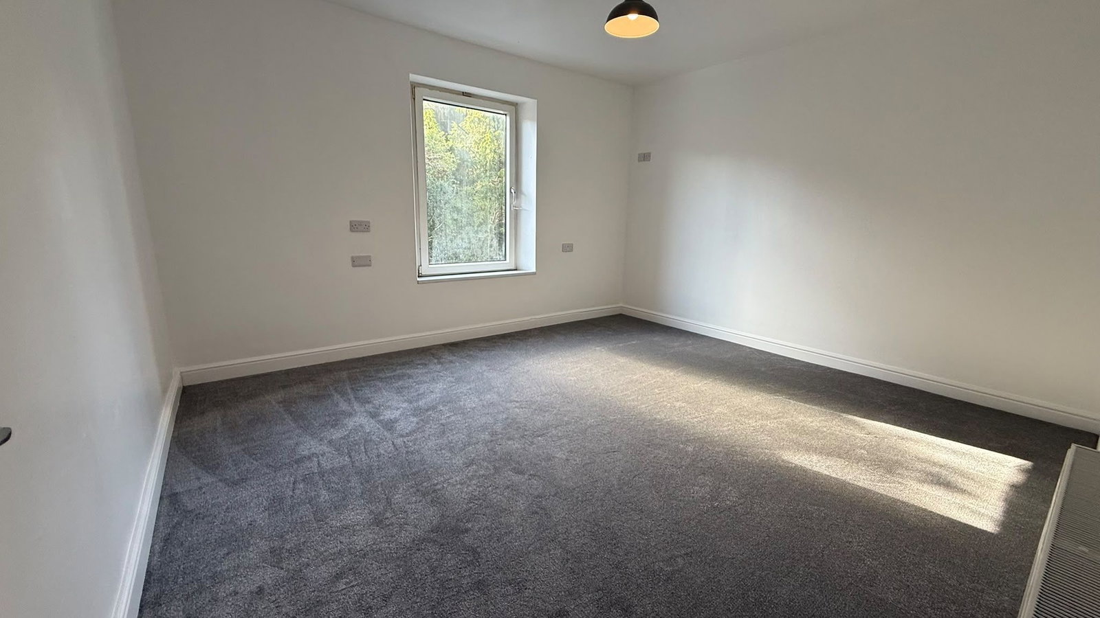 Terraced House for rent in Sheffield, 230 Manchester Road, Deepcar, S36 2RF.