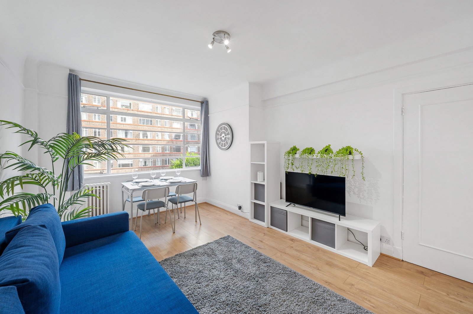 Flat for rent in London, Balham High Road, London, SW17