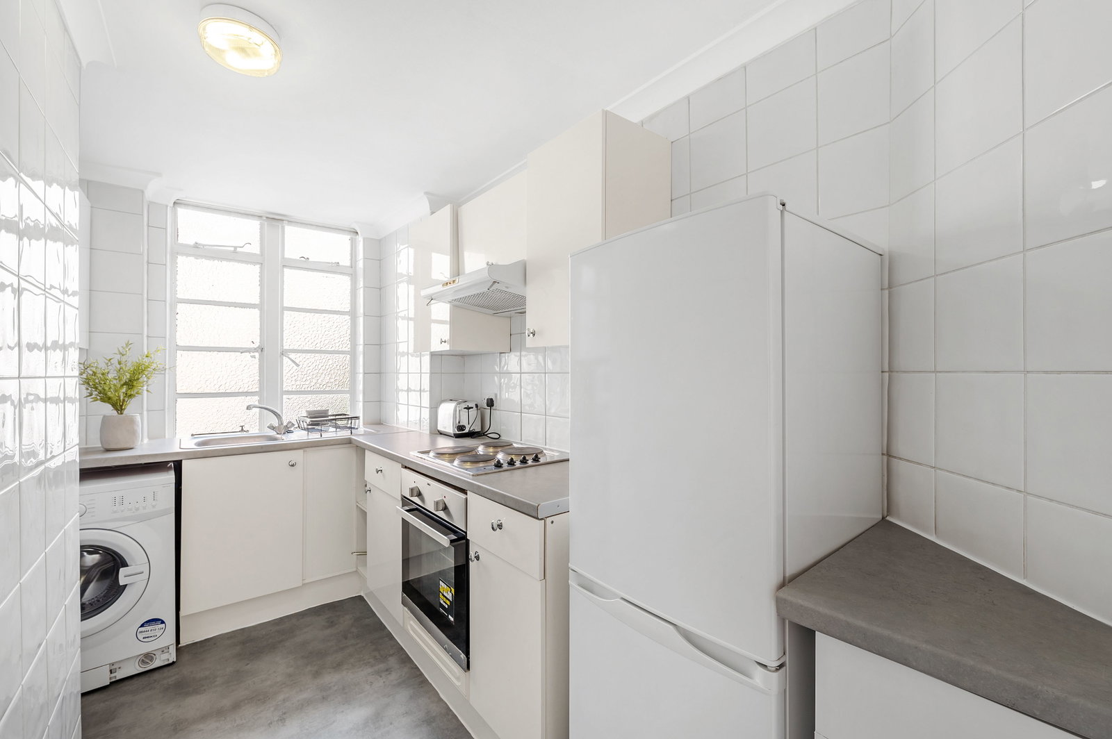 Flat for rent in London, Balham High Road, London, SW17