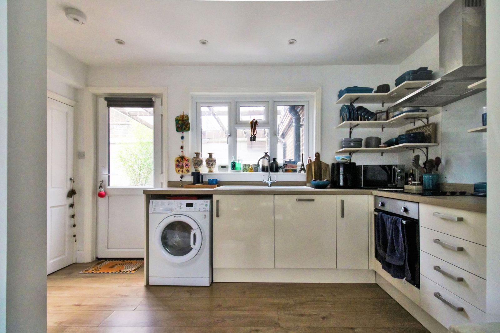 Semi Detached House for rent in Tonbridge, Shipbourne Road, Tonbridge, TN10 3DS, 774 m²
