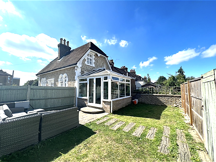 End Of Terrace House for rent in Maidstone, Wheeler Street, ME14