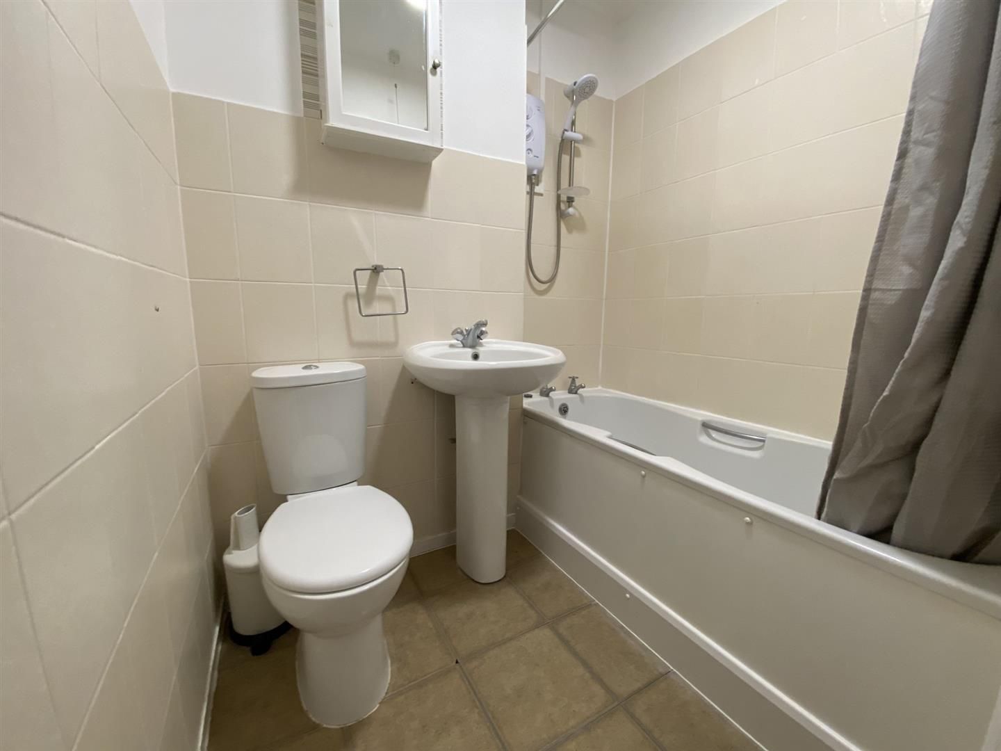 Flat for rent in London, Eagle Drive, London, NW9 5BD