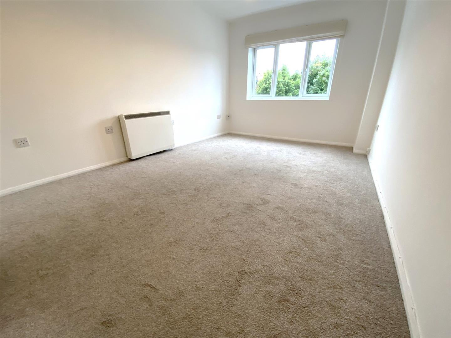 Flat for rent in London, Eagle Drive, London, NW9 5BD
