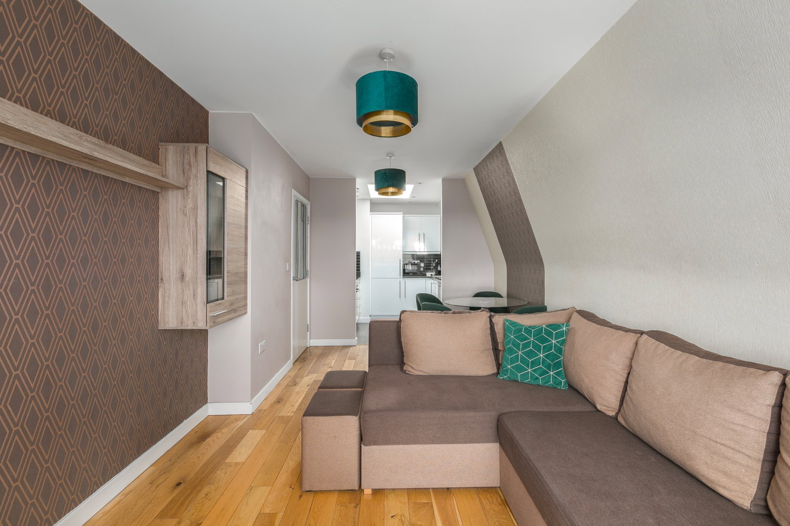 Flat for rent in London, Averil Court, 3, East End Road, London, N3 3QE, 587 m²