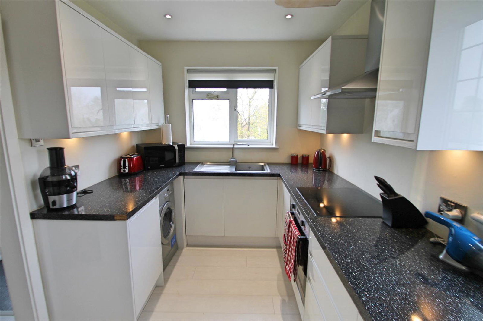 Flat for rent in Bushey, High Road, Bushey Heath, Bushey, WD23 1EH