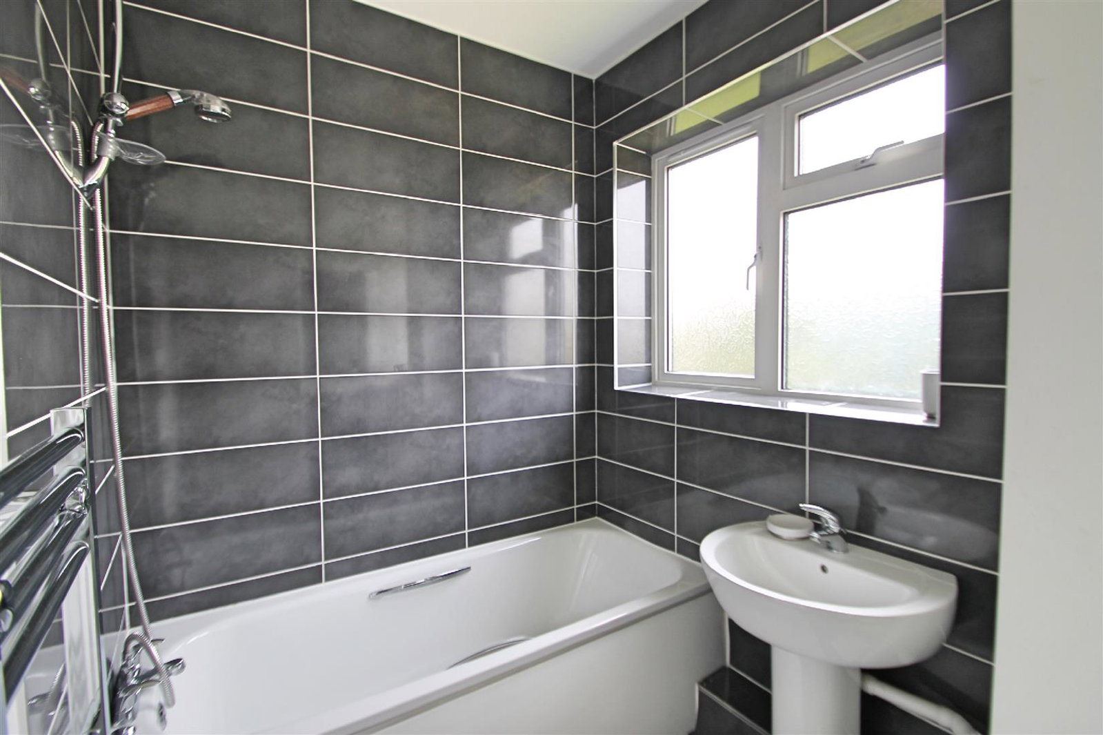 Flat for rent in Bushey, High Road, Bushey Heath, Bushey, WD23 1EH