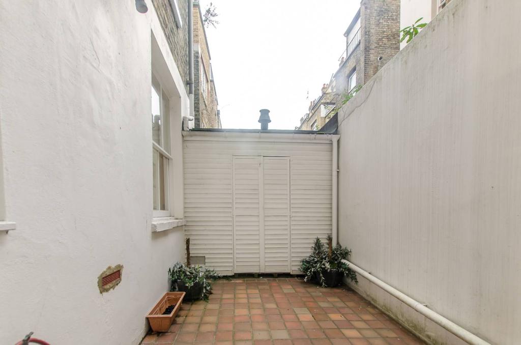 Flat for rent in London, LGF, Gloucester Street, London, SW1V, 859 m²