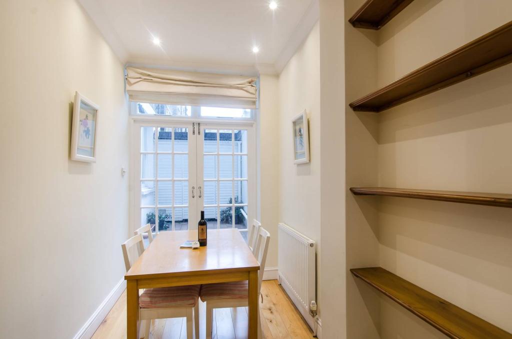 Flat for rent in London, LGF, Gloucester Street, London, SW1V, 859 m²