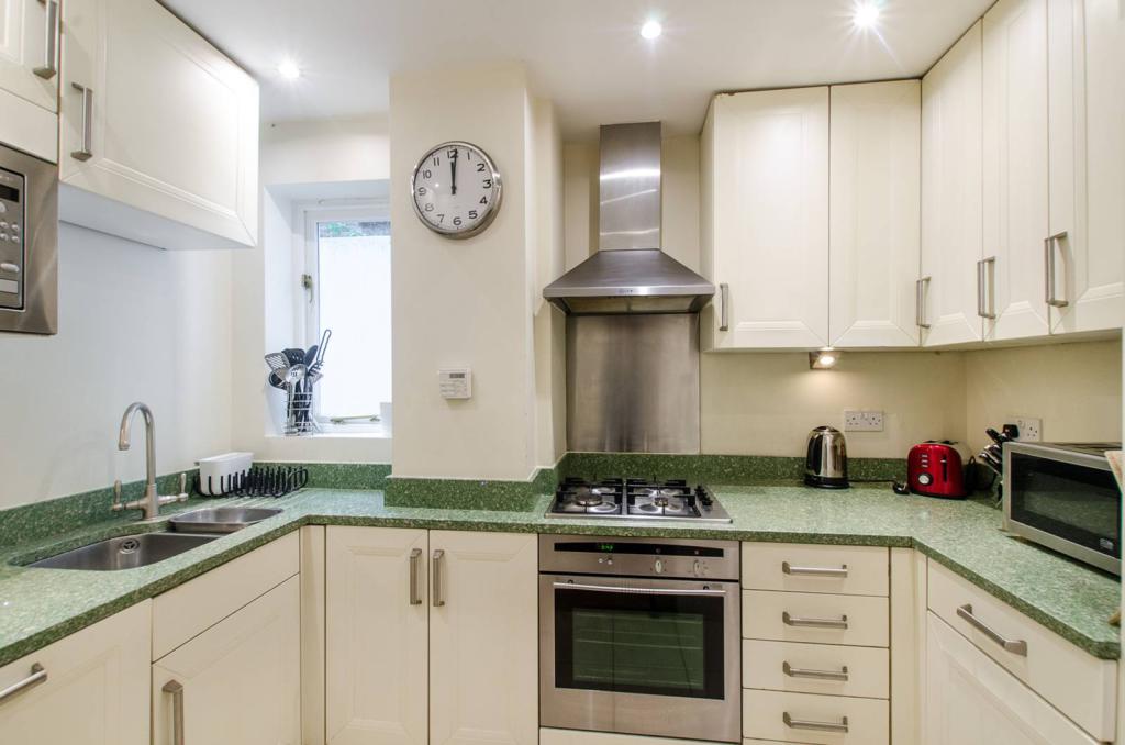 Flat for rent in London, LGF, Gloucester Street, London, SW1V, 859 m²