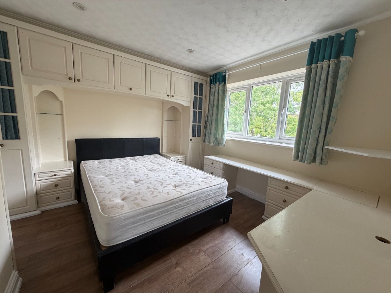 Semi Detached House for rent in Watford, Turnberry Court, Watford, WD19 7BE