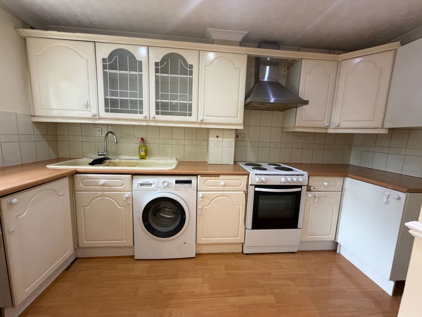 Semi Detached House for rent in Watford, Turnberry Court, Watford, WD19 7BE