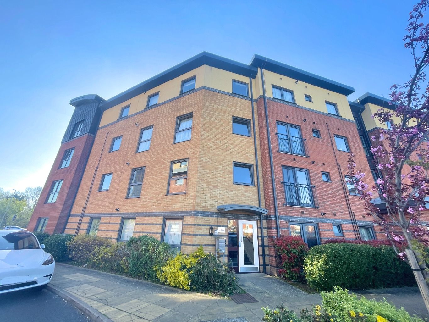 Flat for rent in Watford, Raven Close, Watford, WD18 7DA