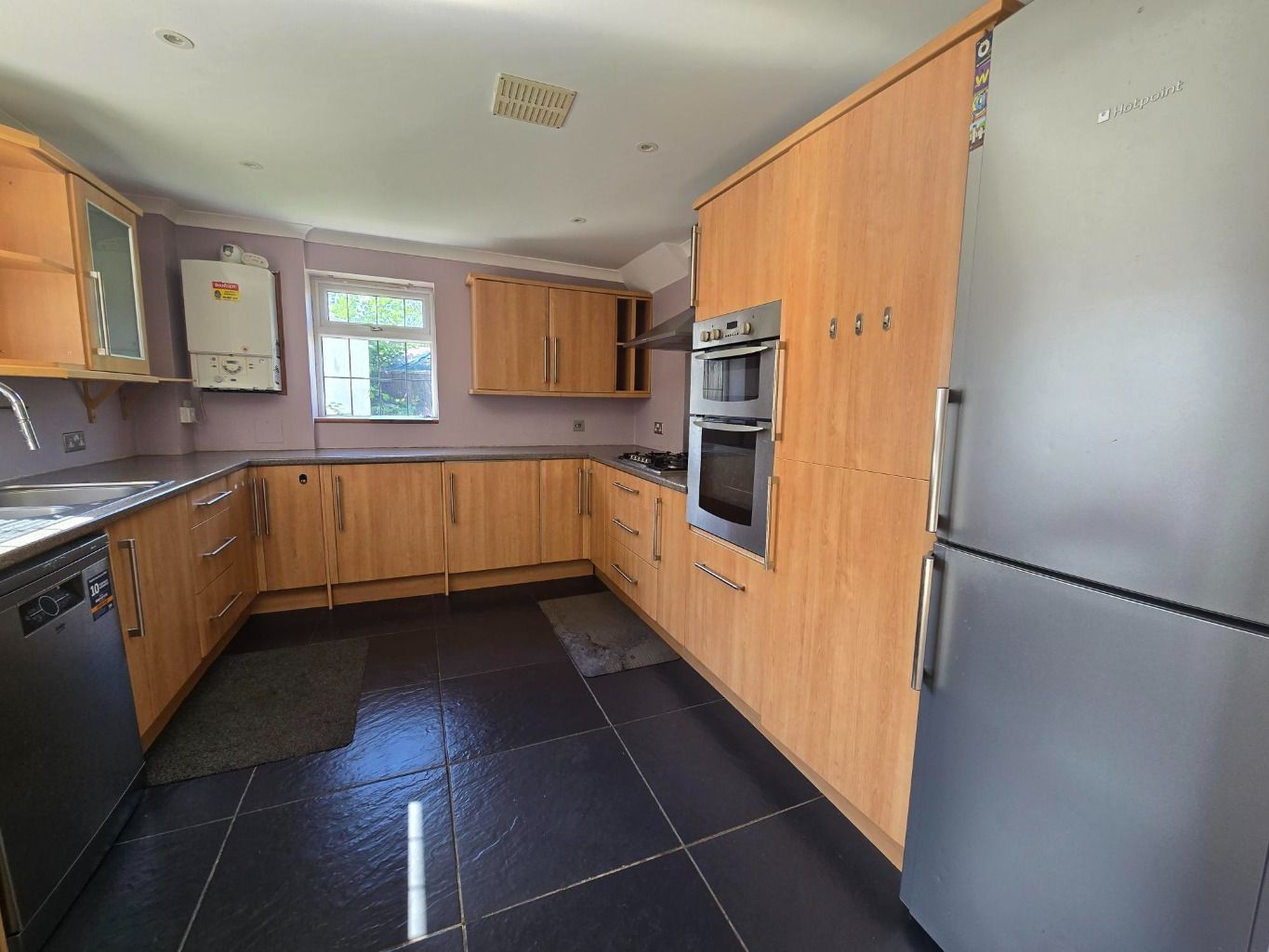 Terraced House for rent in Watford, Prestwick Road, Watford, WD19 6XU