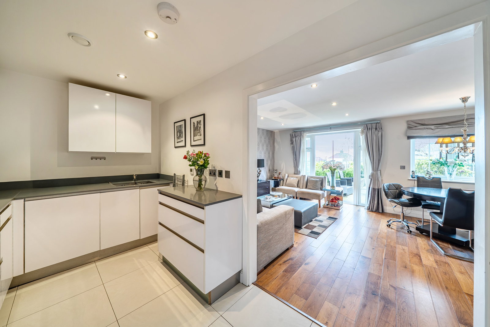 Flat for rent in Bushey, Bushey Gate, Sparrows Herne, Bushey, WD23