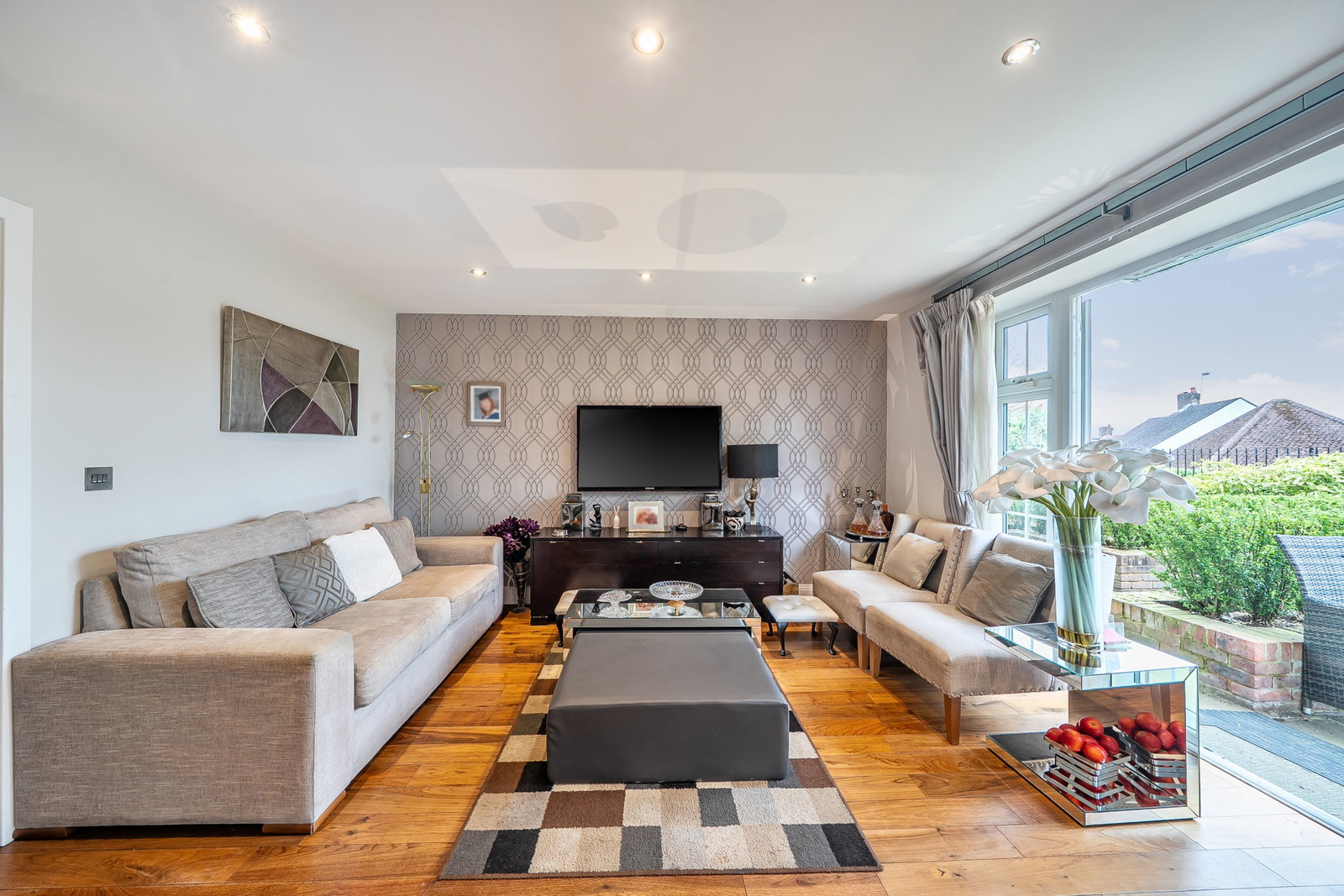 Flat for rent in Bushey, Bushey Gate, Sparrows Herne, Bushey, WD23