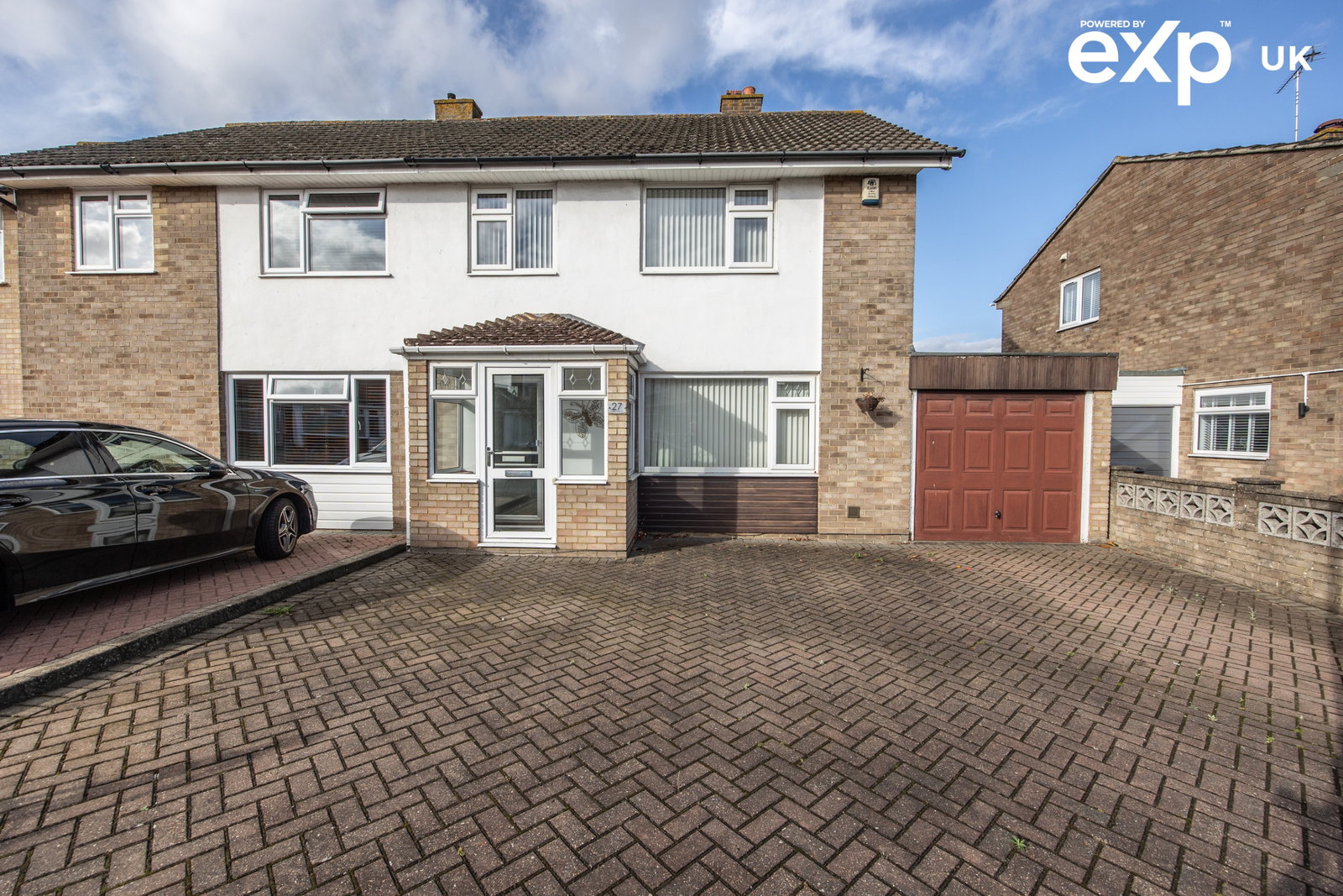 Semi Detached House for sale in Swanley, Phillip Avenue, Swanley, BR8