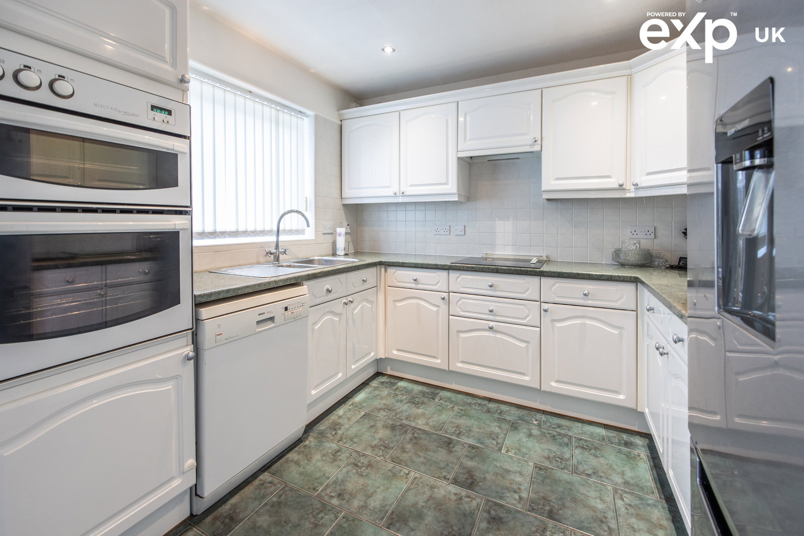 Semi Detached House for sale in Swanley, Phillip Avenue, Swanley, BR8