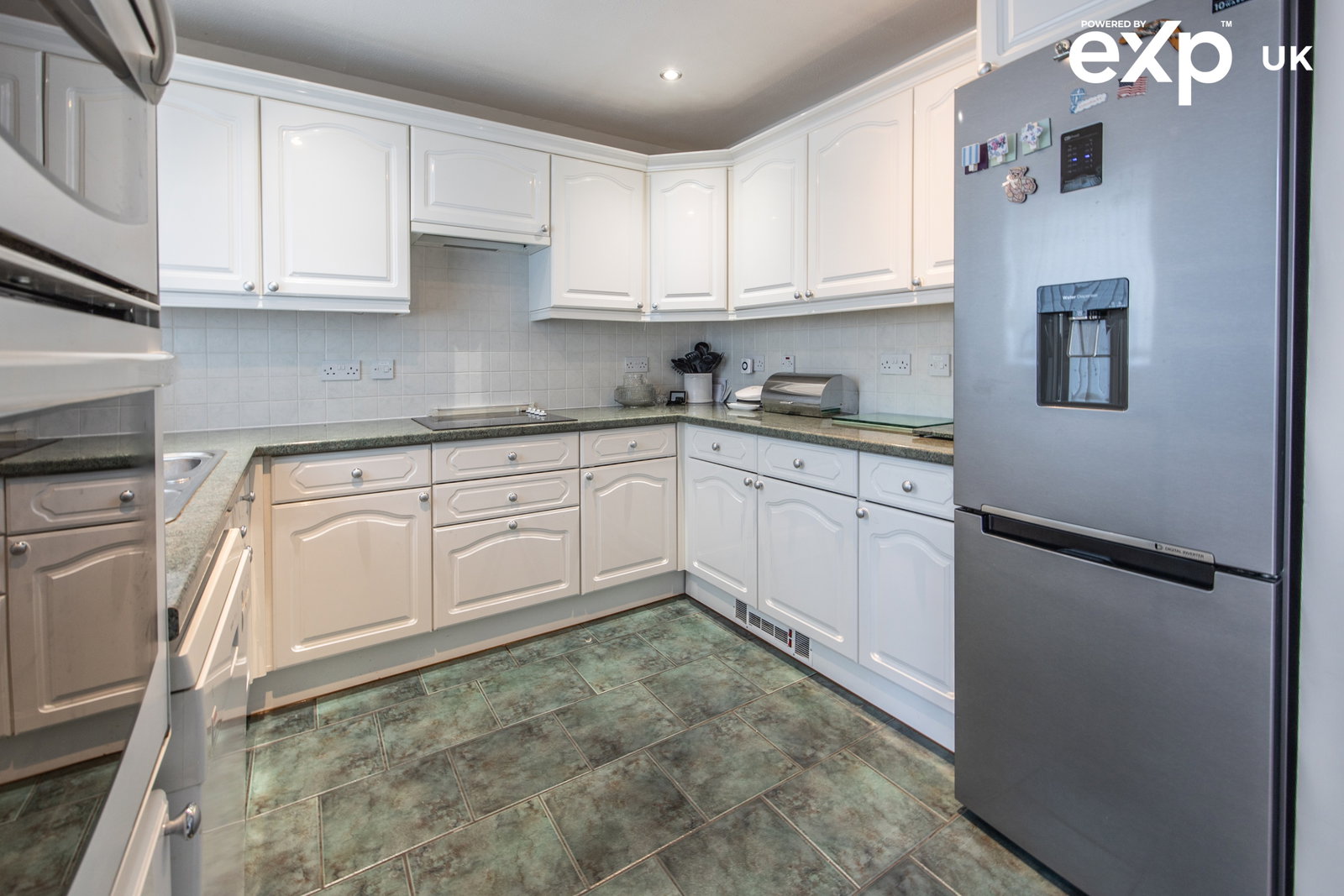 Semi Detached House for sale in Swanley, Phillip Avenue, Swanley, BR8