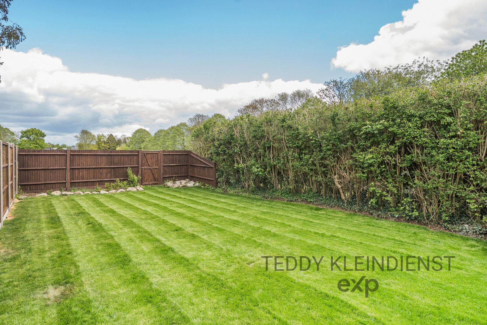 Detached House for rent in Thames Ditton, Summer Road, Thames Ditton, KT7 0QP, 1350 m²