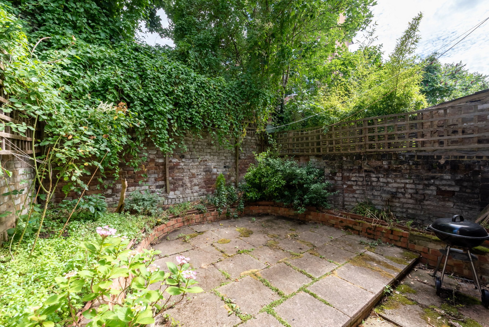 Flat for rent in London, Askew Crescent, Shepherd's Bush, W12 9DN