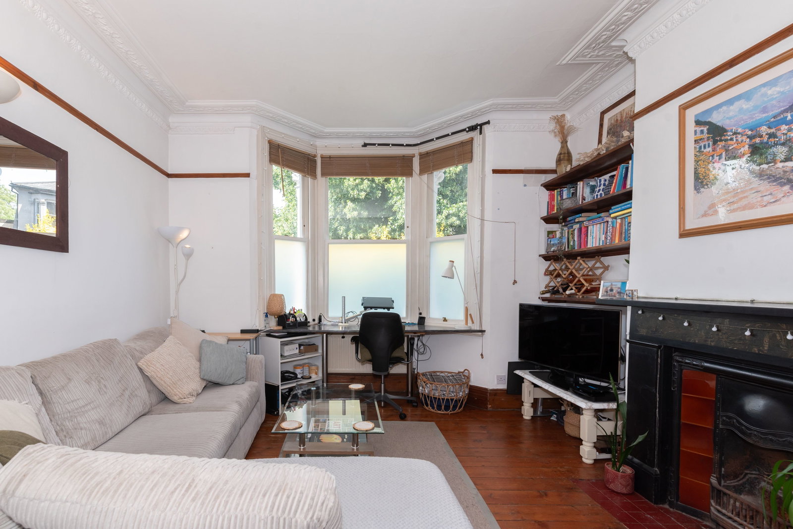 Flat for rent in London, Askew Crescent, Shepherd's Bush, W12 9DN