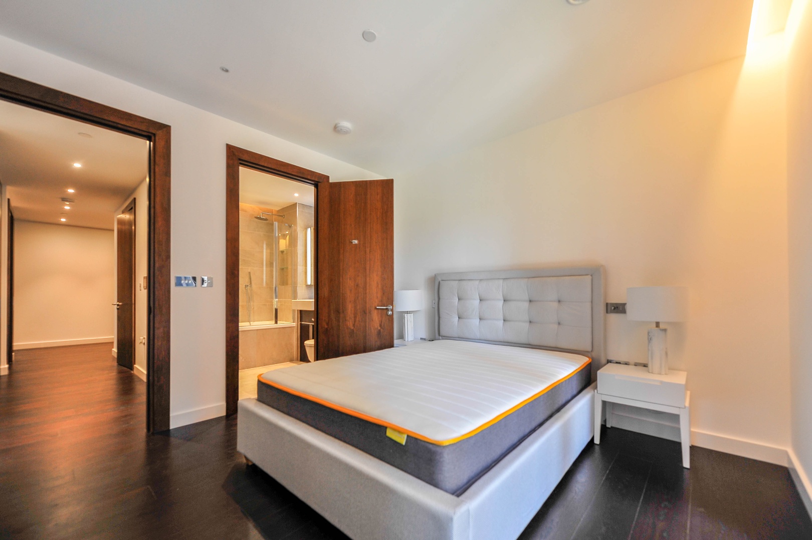 Flat for rent in London, London, SW11 7AB