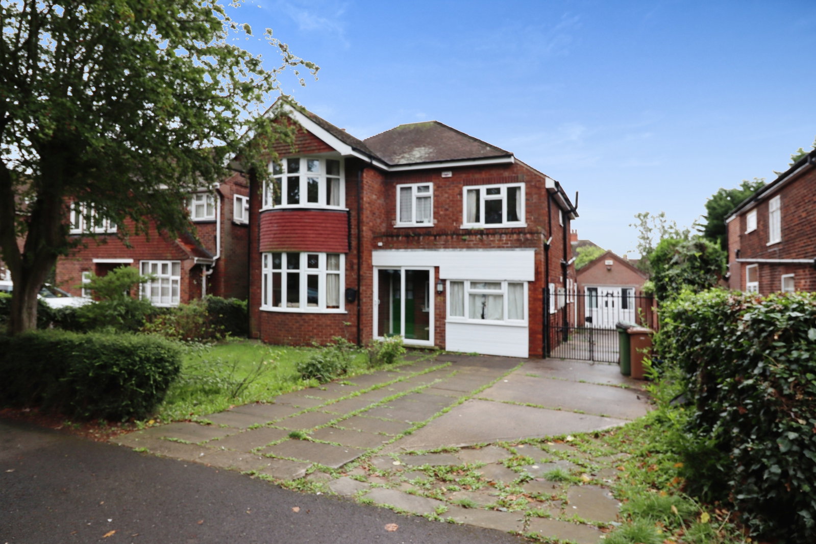 Detached House for sale in Scunthorpe, Vicarage Gardens, Scunthorpe, DN15 7AZ