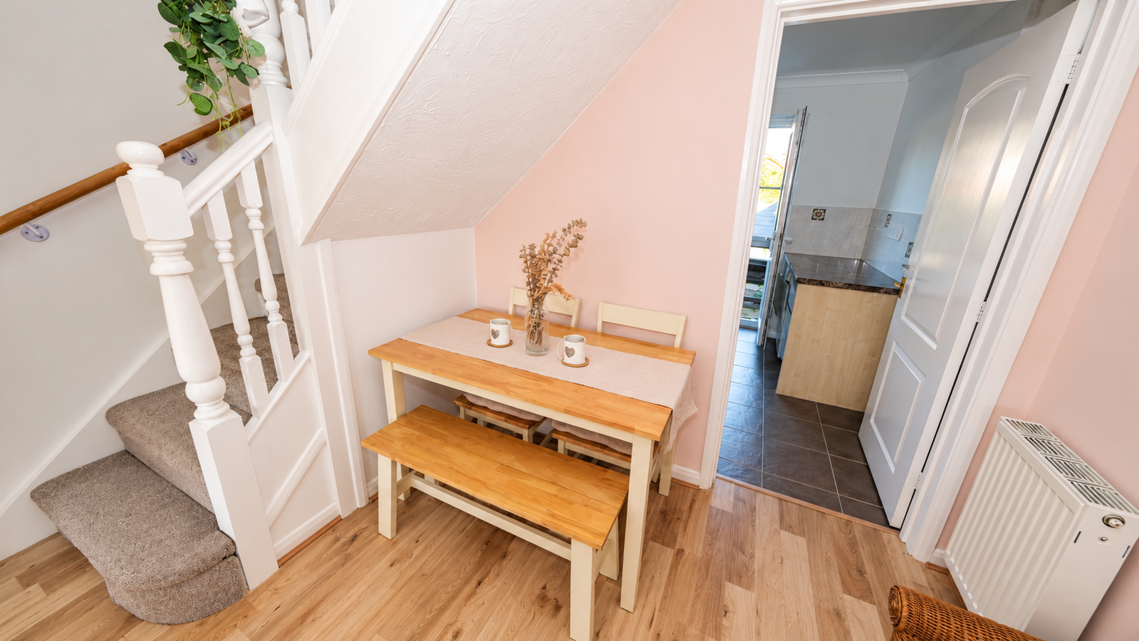 Terraced House for rent in Witham, Constance Close, CM8, 517 m²