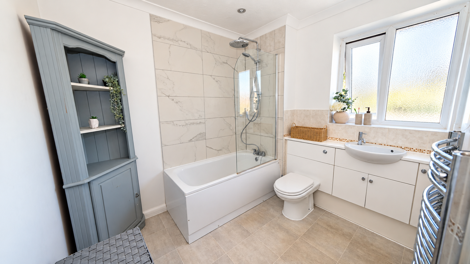 Terraced House for rent in Witham, Constance Close, CM8, 517 m²
