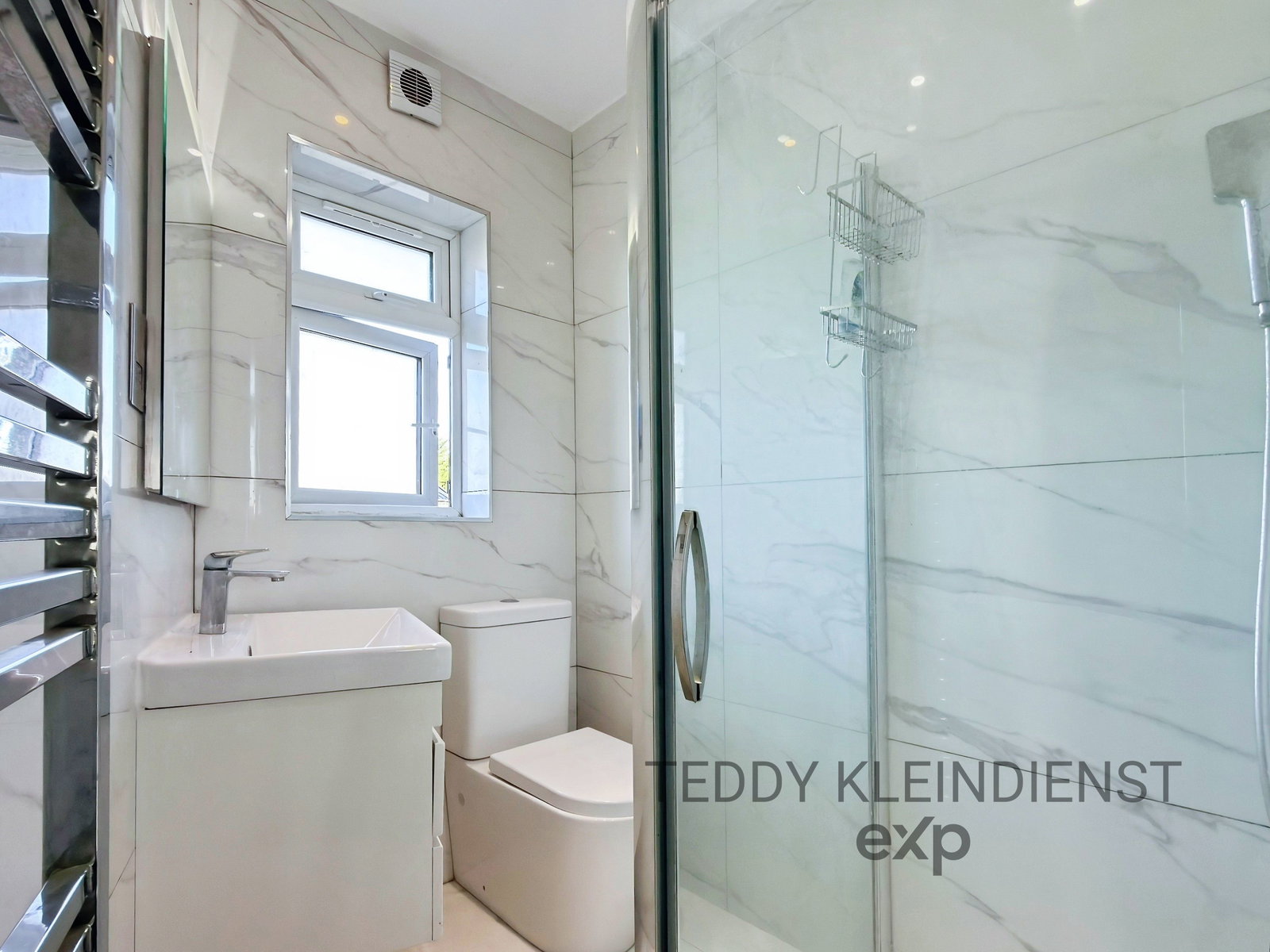 End Of Terrace House for rent in New Malden, Bazalgette Gardens, New Malden, KT3 5HF, 420 m²