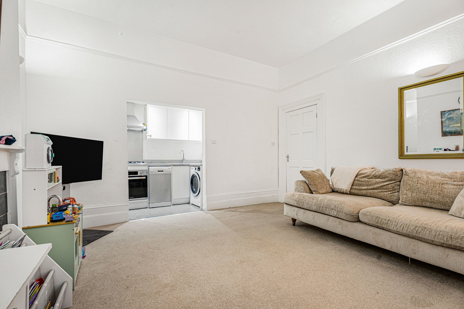 Flat for rent in Croydon, Canning Road, Croydon, CR0, 563 m²