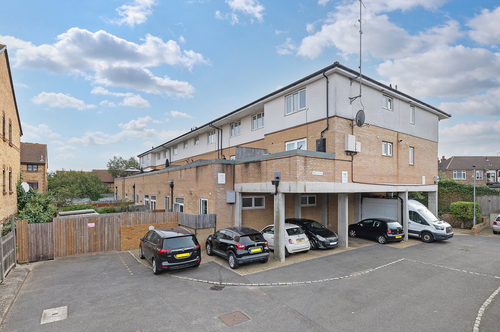 Ground Floor Flat for rent in Mitcham, Neptune Court, Mitcham, CR4