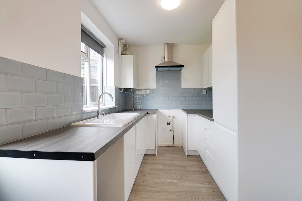 Semi Detached House for rent in Tipton, Dick Sheppard Avenue, Tipton, DY4 0XR