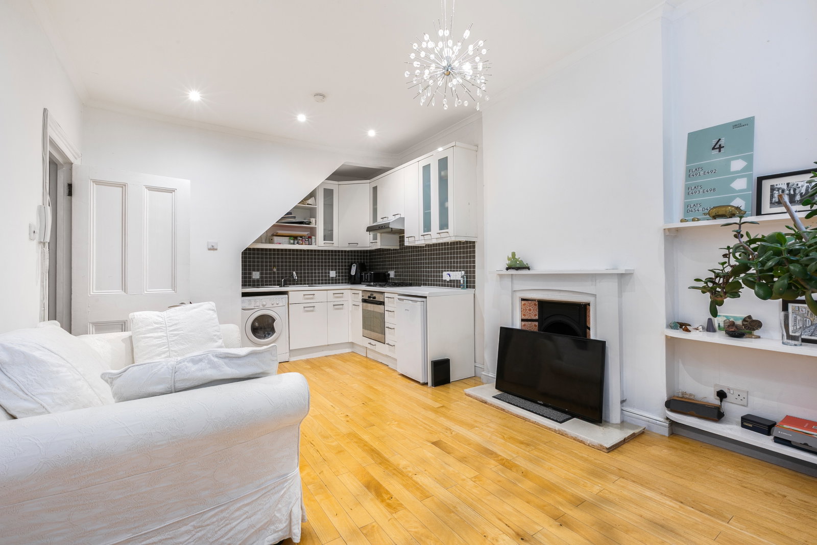 Flat for rent in London, 31 St. Augustines Road, London, NW1 9RL, 376 m²