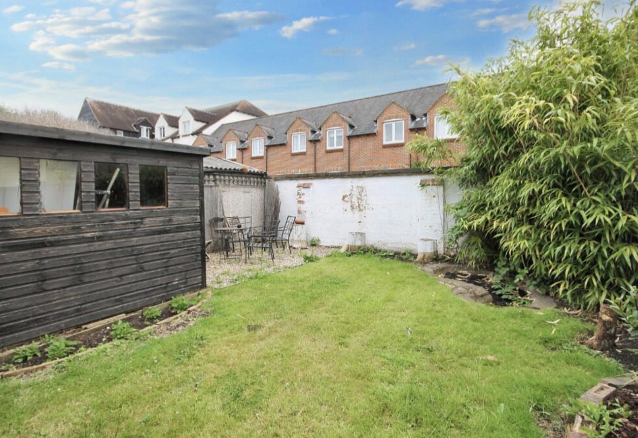 Maisonette for rent in Ashtead, The Street, Ashtead, KT21 2AH