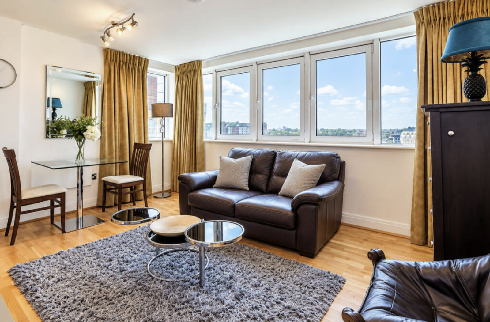 Flat for rent in London, Lombard Road, Battersea, SW11