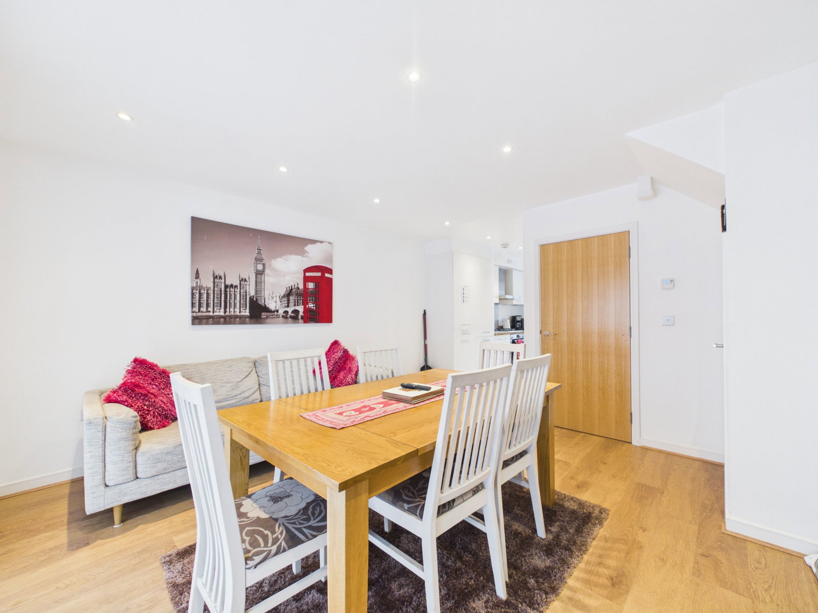 Terraced House for rent in Canterbury, Westwood Drive, Canterbury, CT2 7US, 1121 m²
