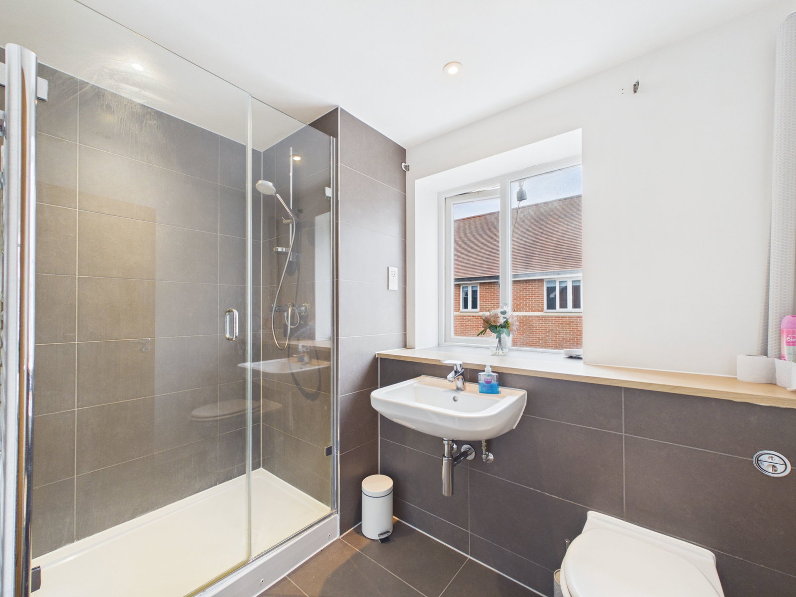 Terraced House for rent in Canterbury, Westwood Drive, Canterbury, 1013 m²